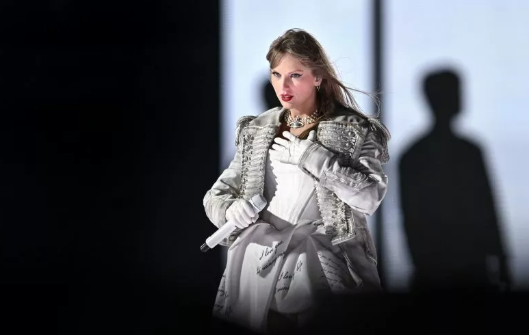 Taylor Swift Fan Message Revealed by Lip Readers During Eras Show