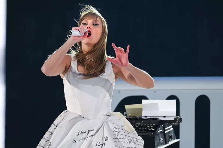 Taylor Swift Fans Wonder Why She Added Black Gloves for Tortured Poets Era at Eras Tour in Scotland