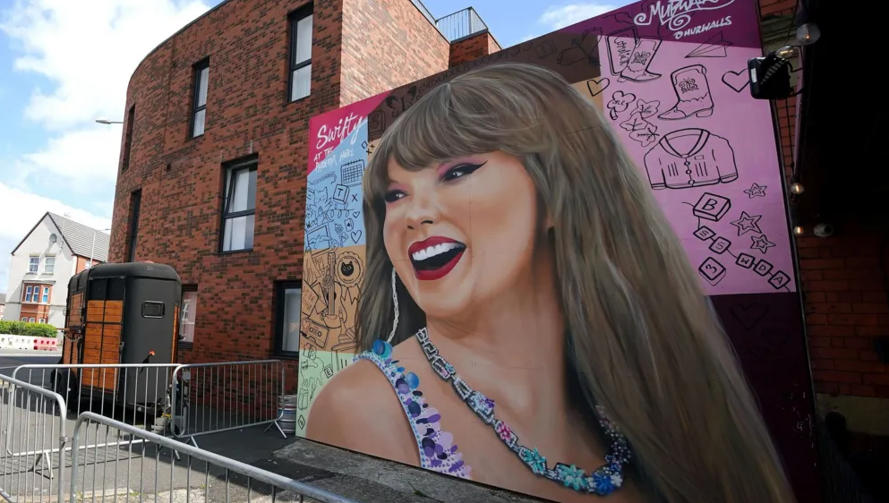 Excitement builds as city gets Taylor Swift makeover