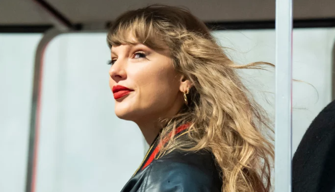 Will Taylor Swift be making surprise appearance on Travis Kelce’s podcast?