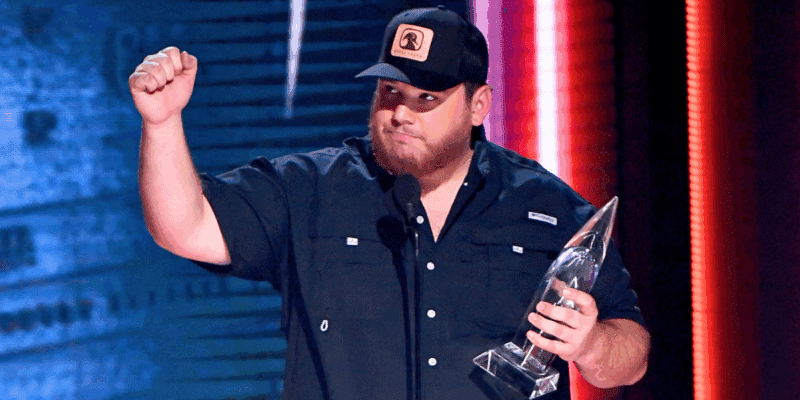 Luke Combs Humble Lifestyle Wins Fans’ Hearts