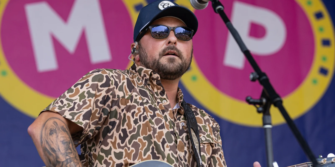 Tyler Farr Hospitalized After Farm Accident