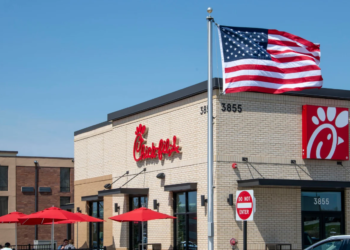 This Chain Just Dethroned Chick-fil-A After 11 Straight Years