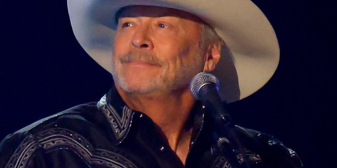 Alan Jackson closes out his final concert with memorable highlights