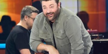 Even at 40, Chris Young Still Gets Amazing Gifts From His Mom