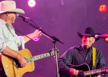 George Strait shows up to support Alan Jackson at farewell show