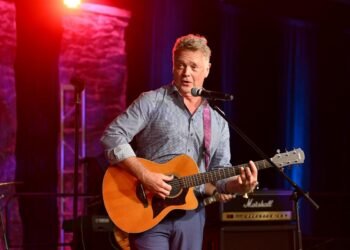 John Schneider's Debut Album Launched a Legitimate Country Career