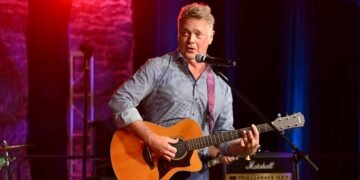 John Schneider's Debut Album Launched a Legitimate Country Career