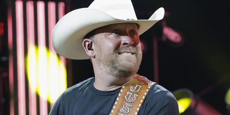 Justin Moore Cancels Shows To Focus On Health
