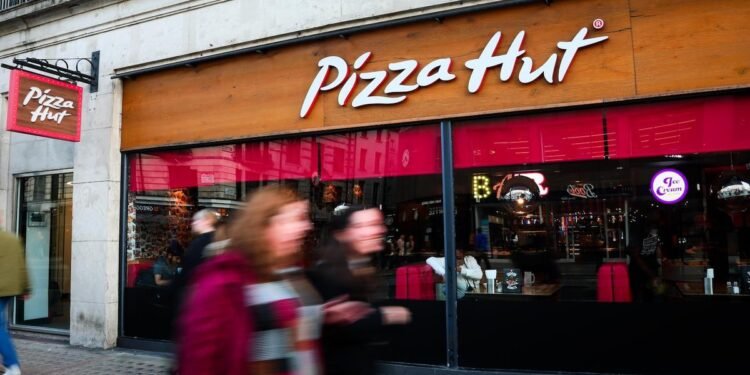 Many Chain Stores and Restaurants Are Shutting Down in 2026