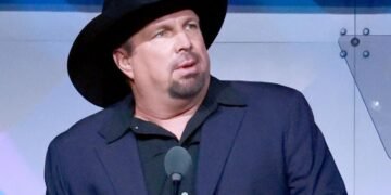 Report: Garth Brooks Might Sell His Catalog For $2 Billion