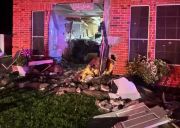 Tesla on Autopilot Crashes Into Texas Home, Killing Woman