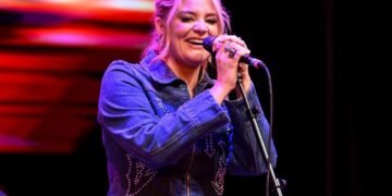 Lauren Alaina shares her thoughts on nursing in public