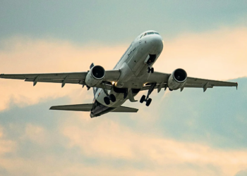 Small plane missing off Pakistan coast, search underway