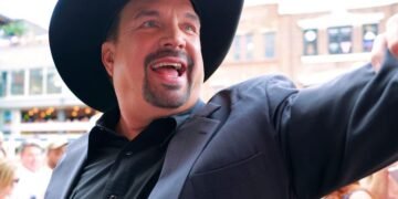 Garth Brooks announces arena tour dates for 2026