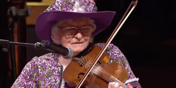 Ozark fiddler Violet Hensley passes away at age 109