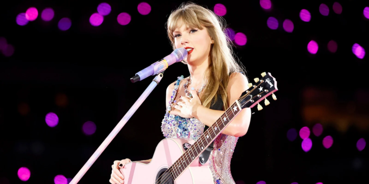 Taylor Swift inducted into Nashville Songwriters Hall of Fame